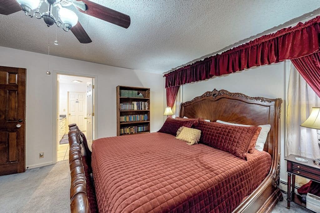 Photo of Bedroom in South Fork