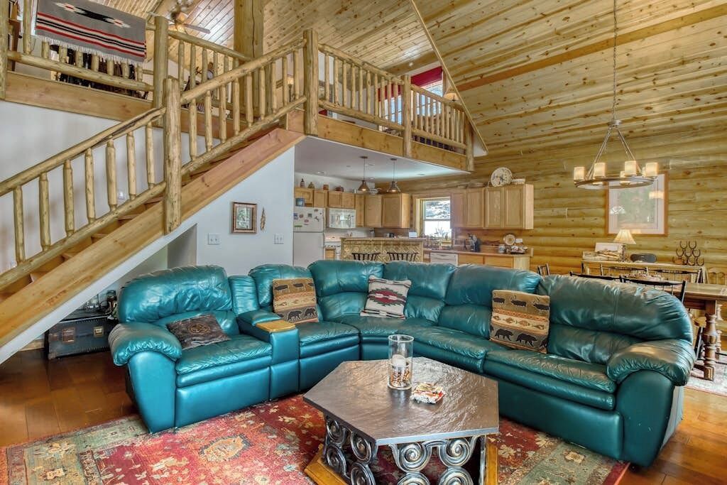 Photo of Livingroom in Columbine Lake