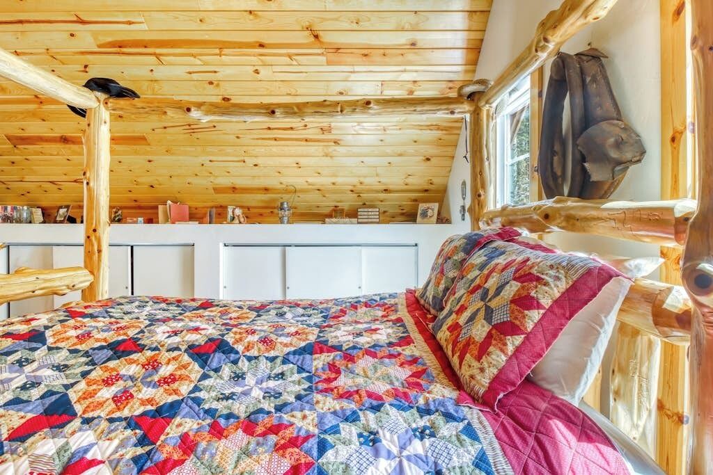 Photo of Bedroom in Columbine Lake