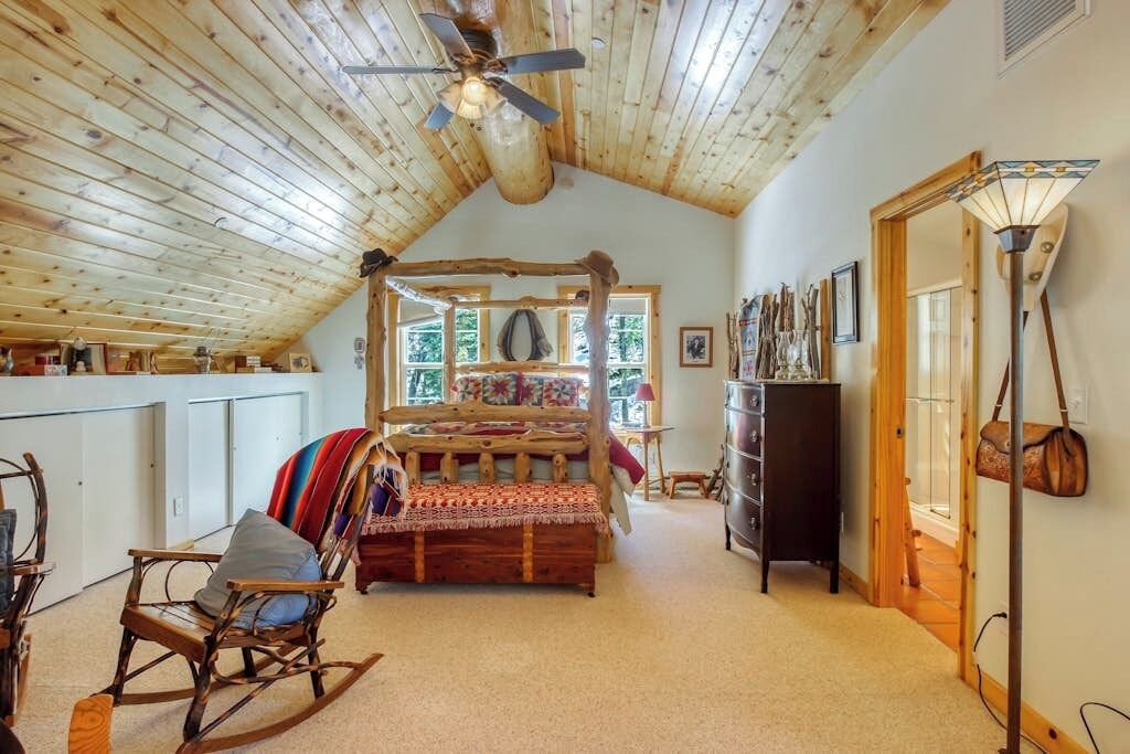 Photo of Bedroom in Columbine Lake