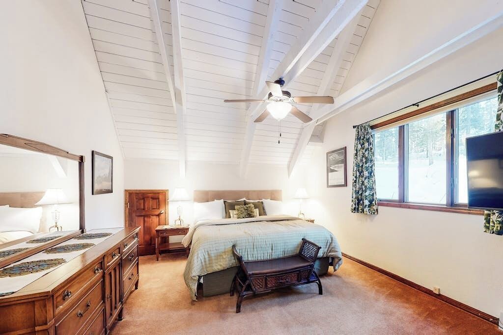 Photo of Bedroom in Columbine Lake