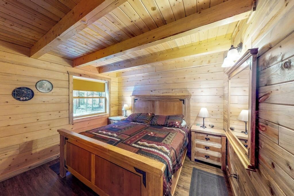 Photo of Bedroom in South Fork
