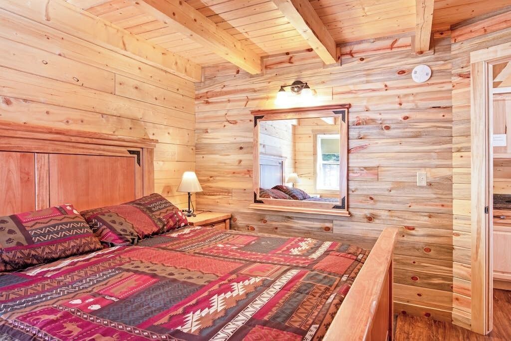 Photo of Bedroom in South Fork