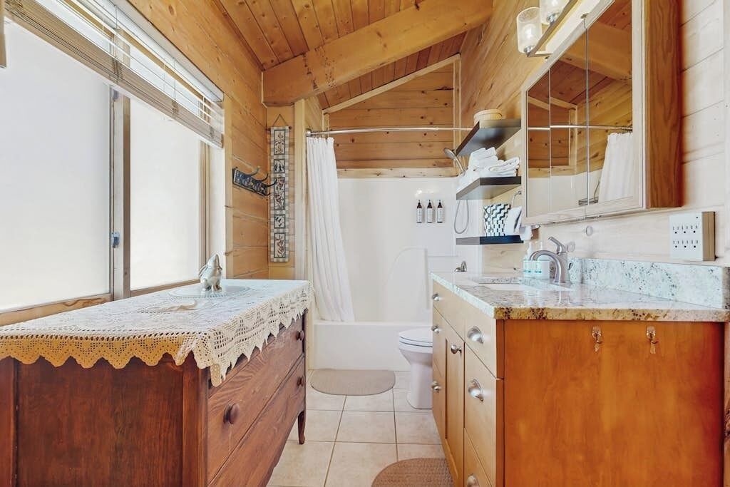 Photo of Bathroom in Lake Hatcher Park