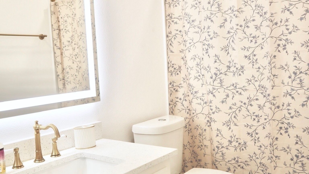Photo of Bathroom in Knox - Henderson
