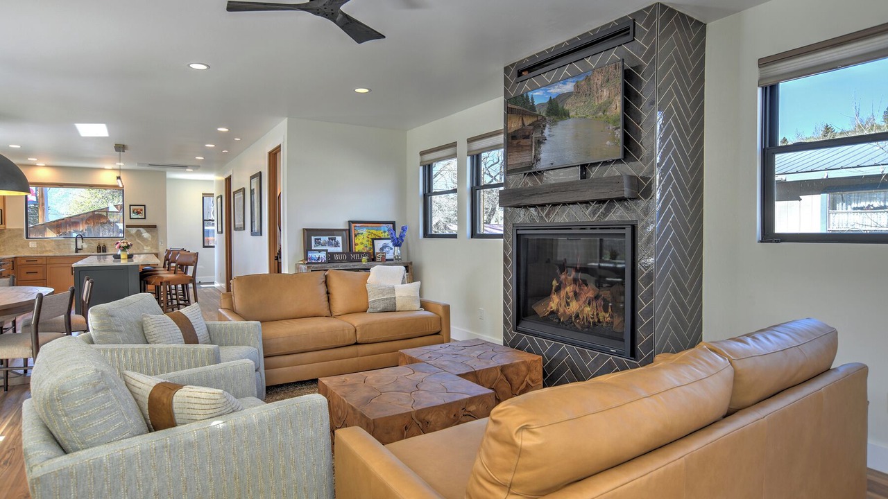 Photo of Livingroom in Creede