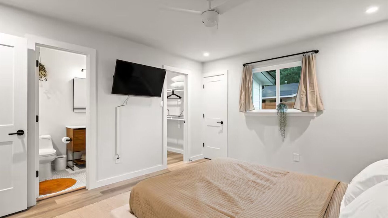 Photo of Bedroom in Barton Hills