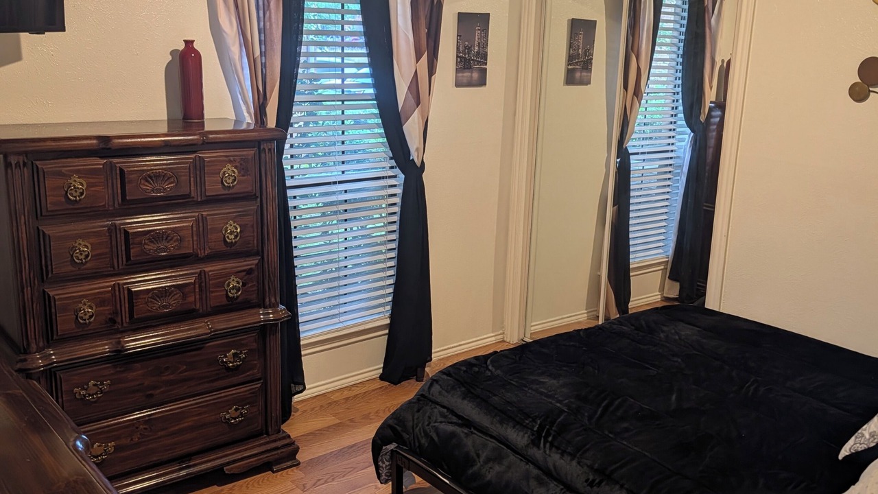 Photo of Bedroom in Garland