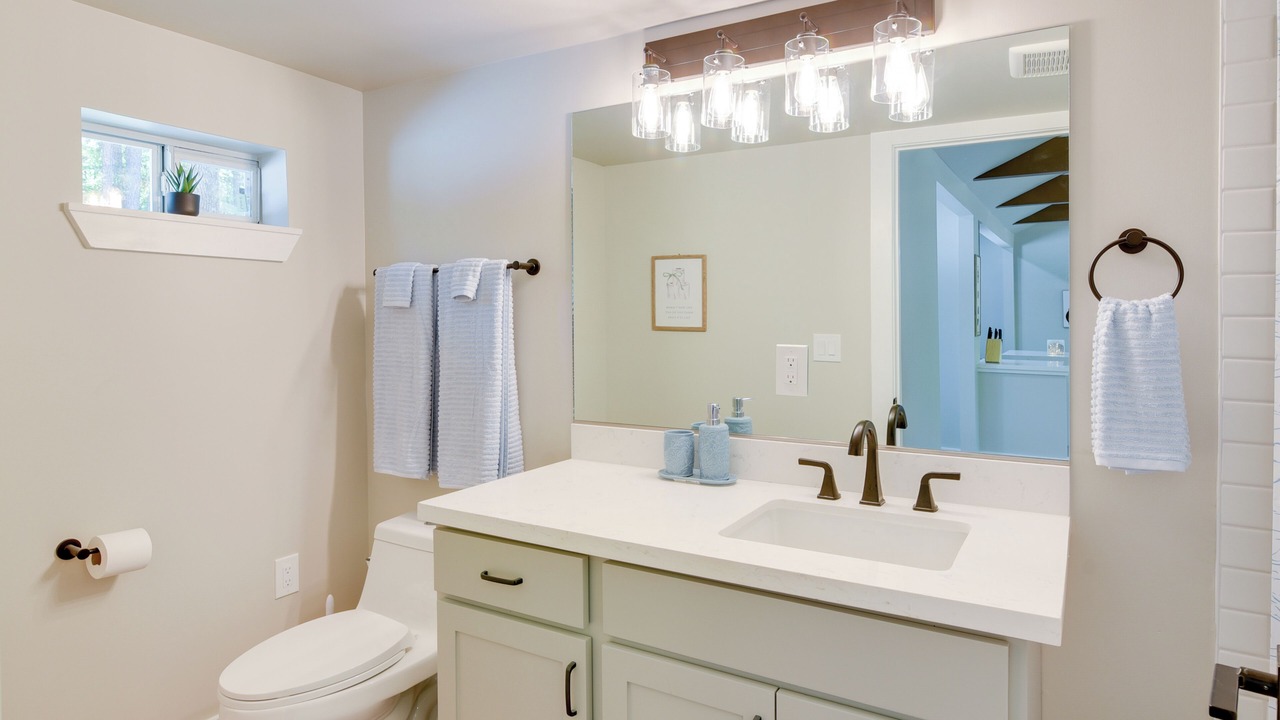 Photo of Bathroom in Pointblank