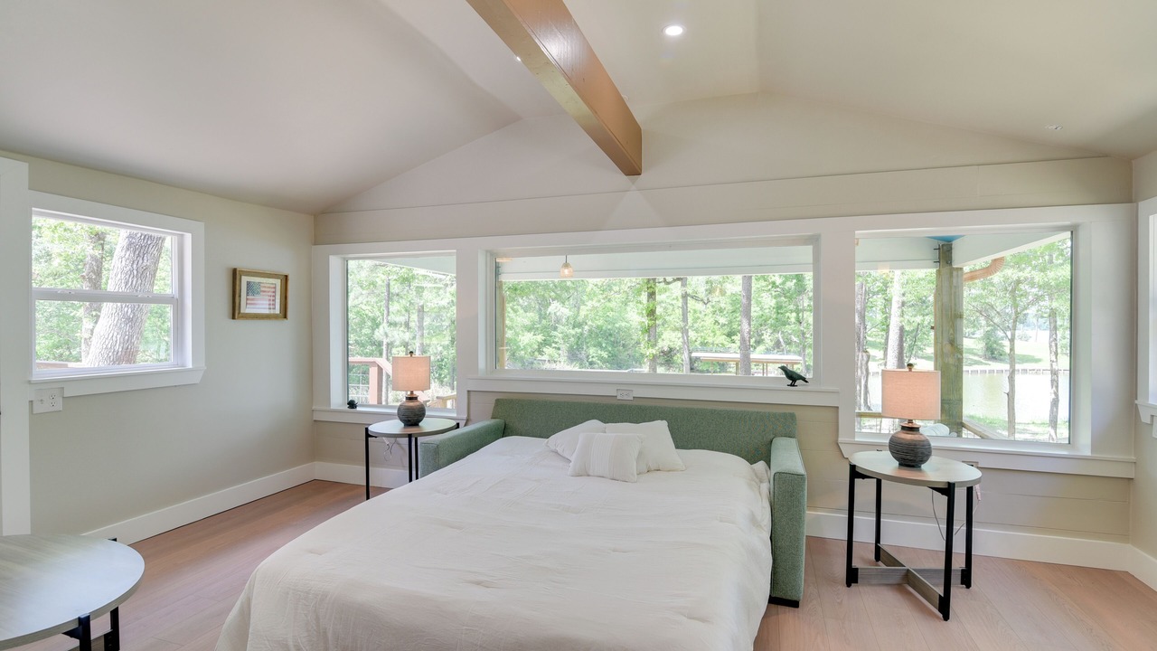Photo of Bedroom in Pointblank