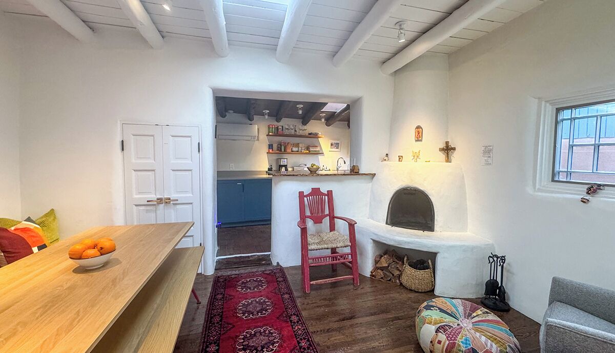 Photo of Livingroom in Historic Eastside