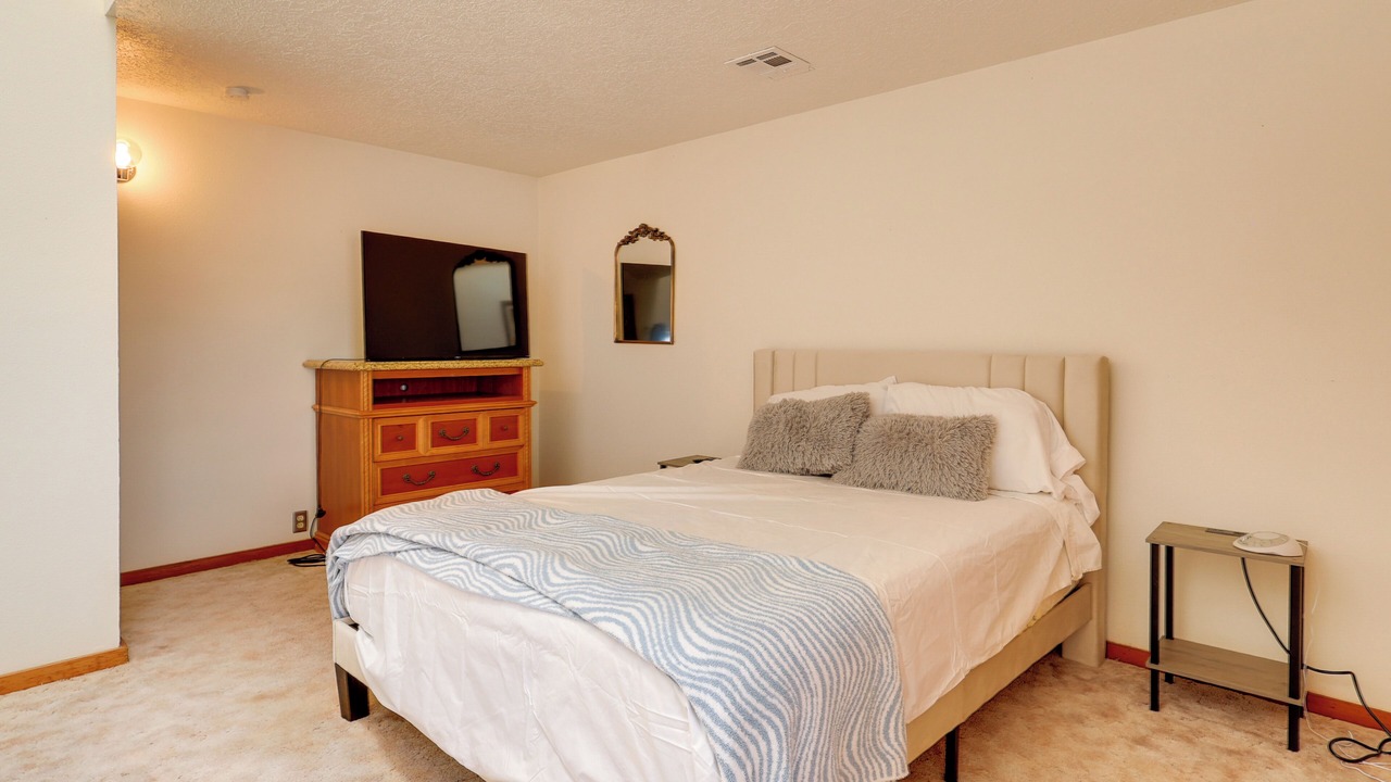 Photo of Bedroom in Sierra County