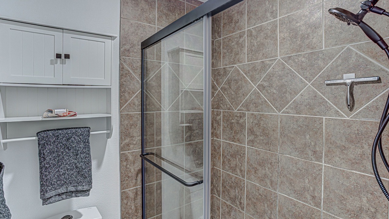 Photo of Bathroom in Lakeland Park