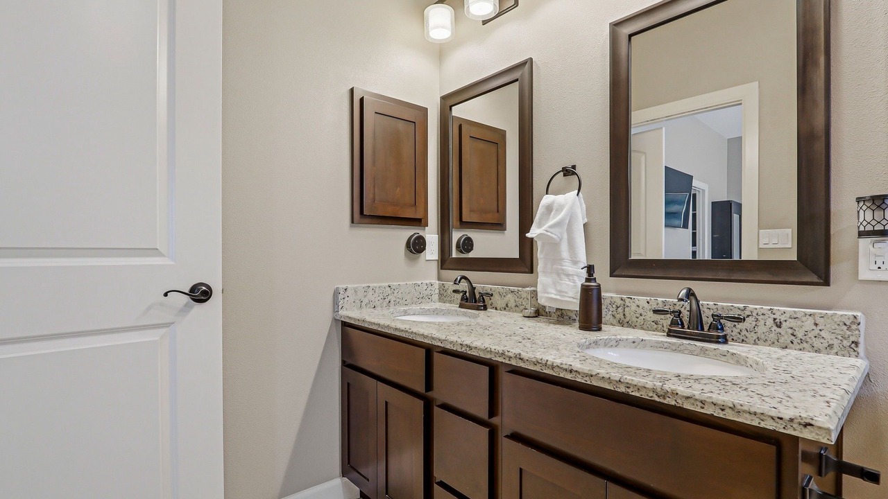 Photo of Bathroom in Sunset