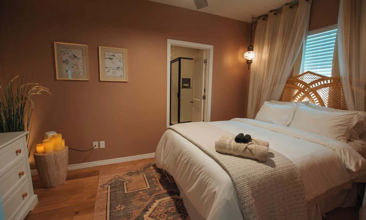 Photo of Bedroom in South Broadway