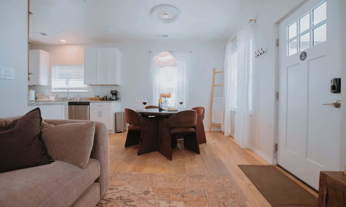 Photo of Livingroom in South Broadway