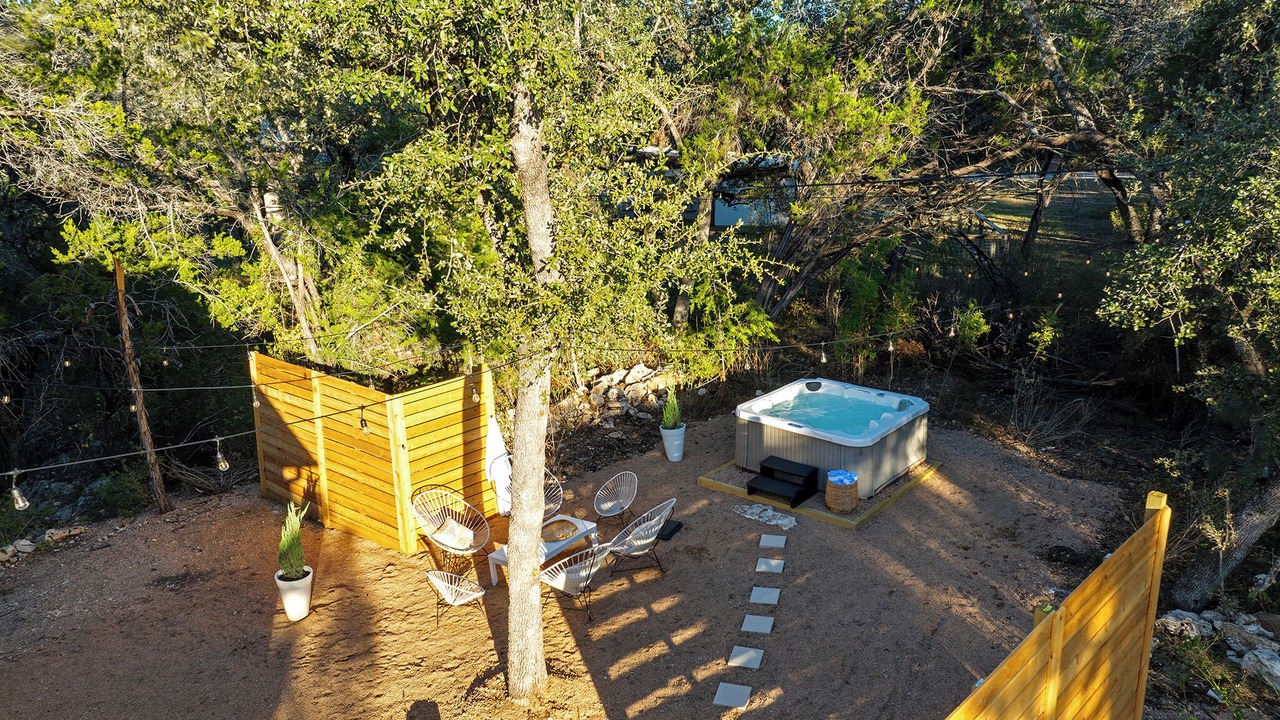 Photo of Outdoor in Round Mountain