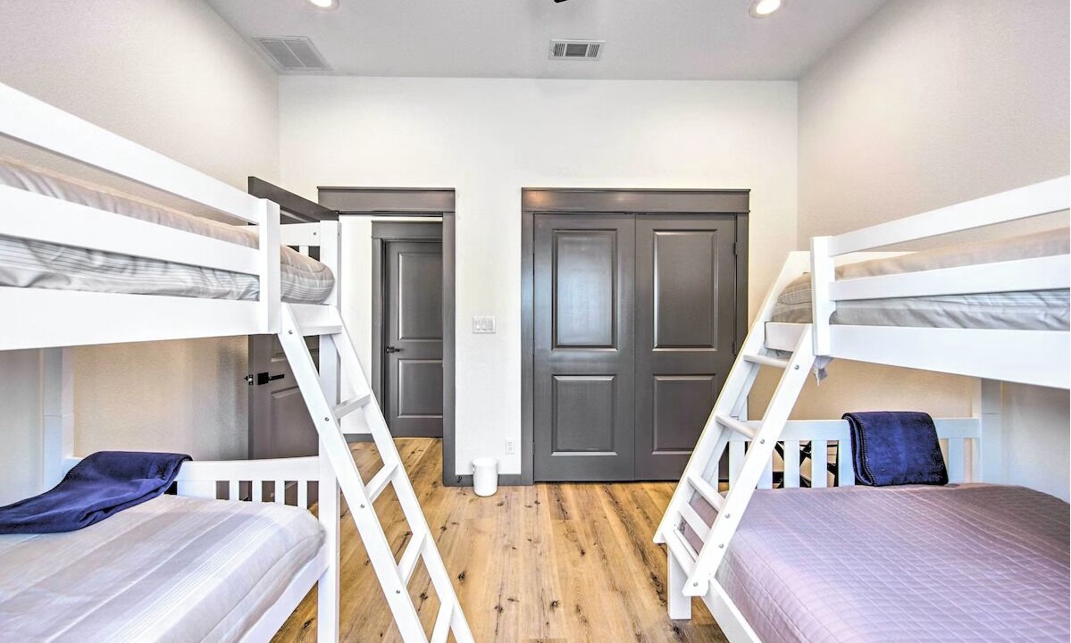 Photo of Bedroom in Cedar Creek Reservoir