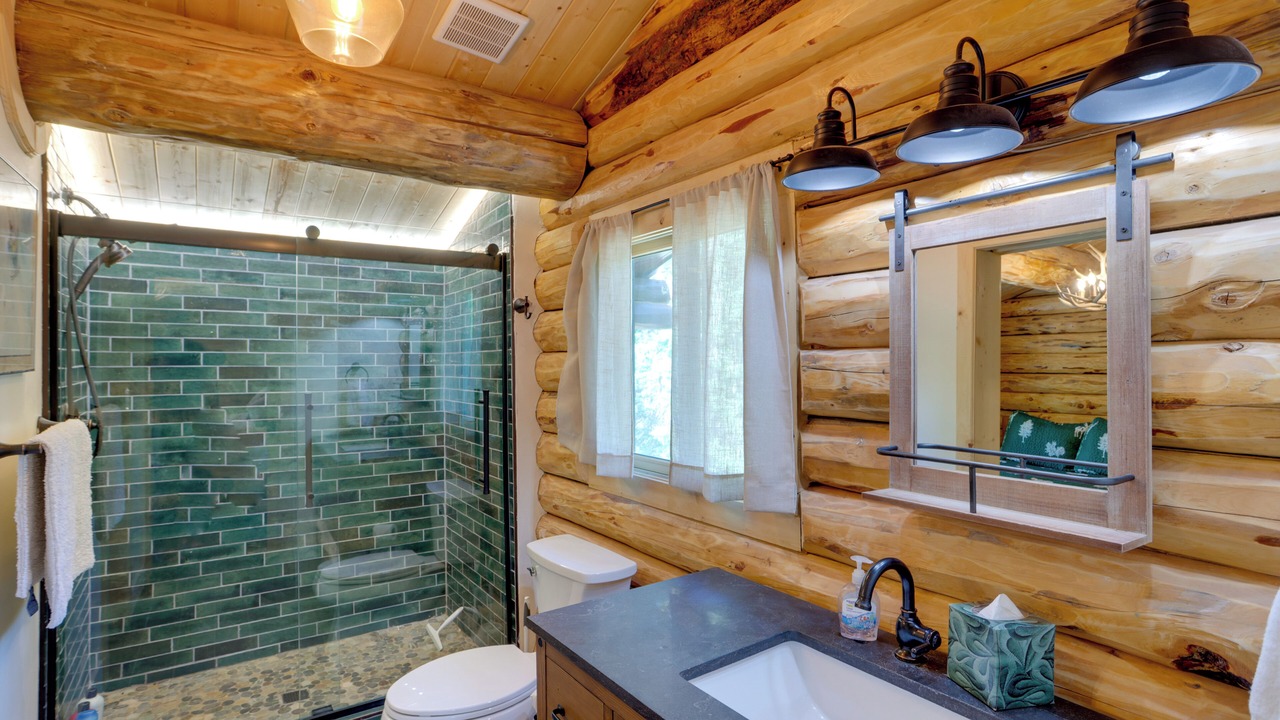 Photo of Bathroom in Columbine Lake