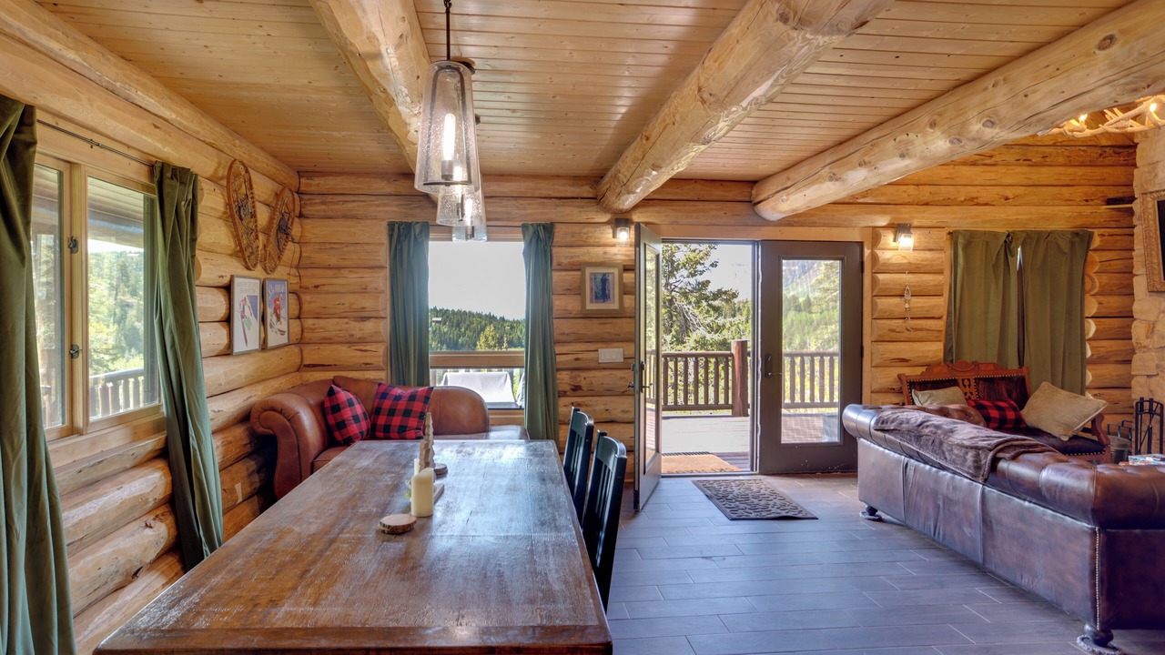 Photo of Livingroom in Columbine Lake