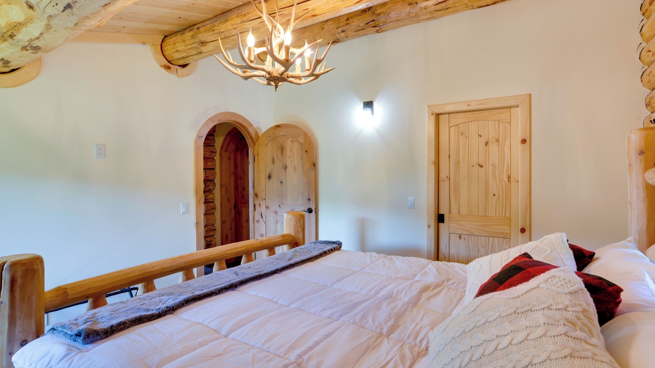 Photo of Bedroom in Columbine Lake