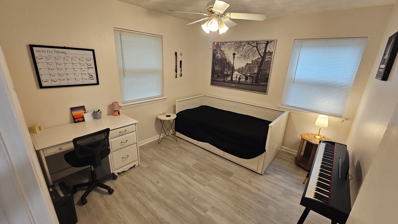 Photo of Bedroom in Farmers Branch