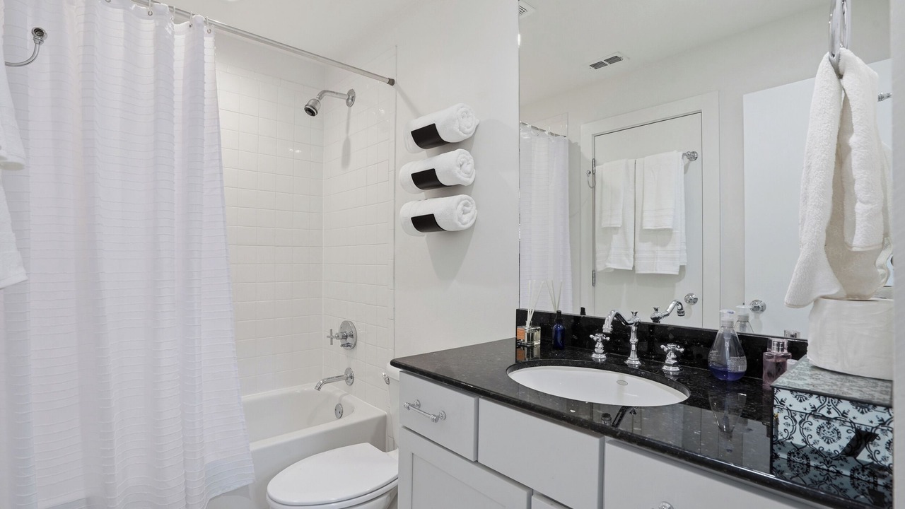 Photo of Bathroom in Knox - Henderson