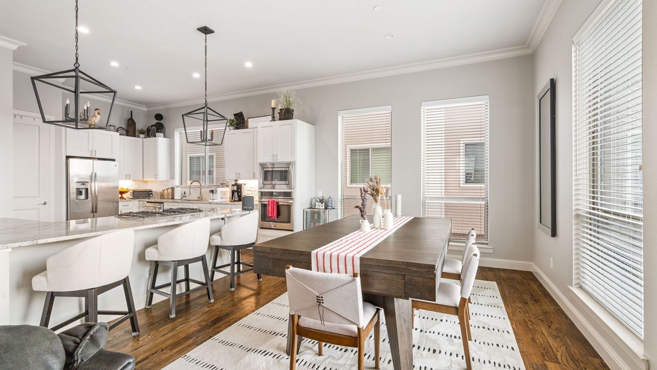 Photo of Kitchen in Las Colinas