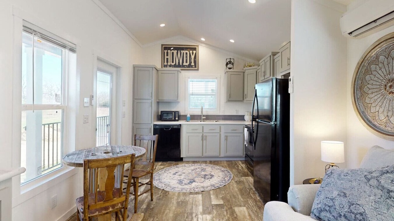 Photo of Livingroom in Somerville