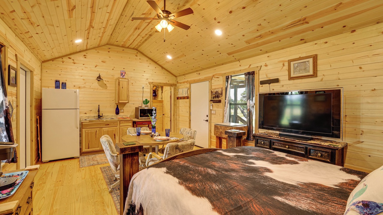 Photo of Bedroom in Harper