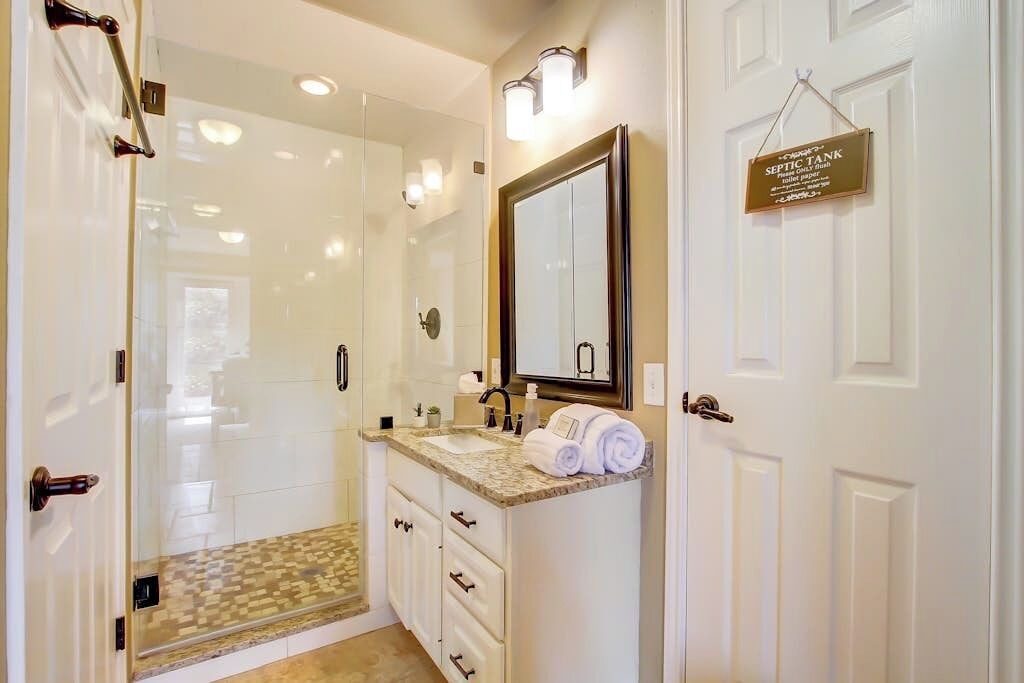 Photo of Bathroom in Volente