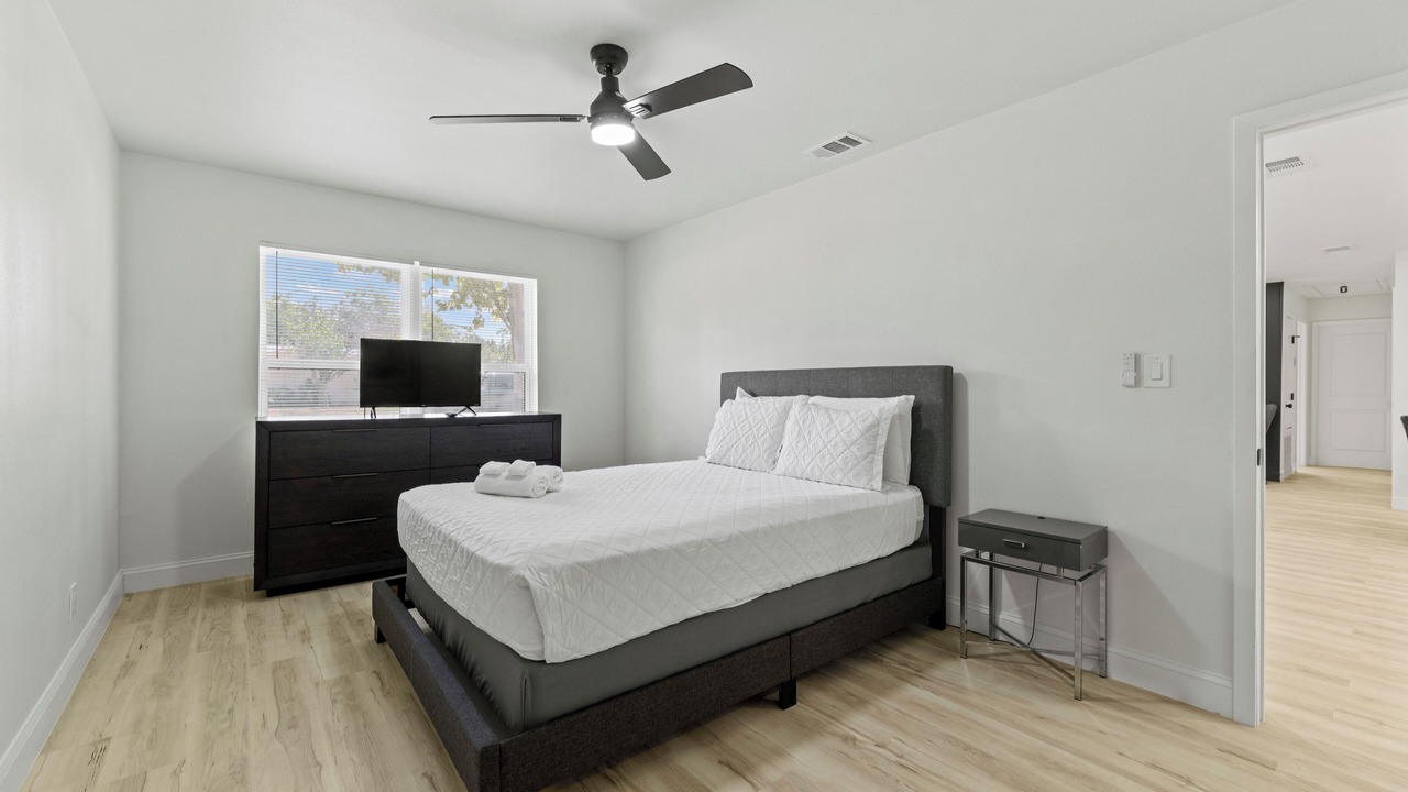 Photo of Bedroom in Park Central