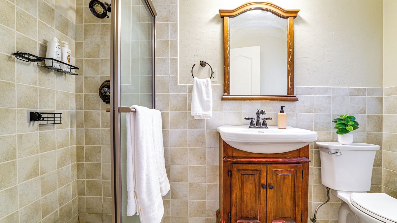 Photo of Bathroom in Thunderbird