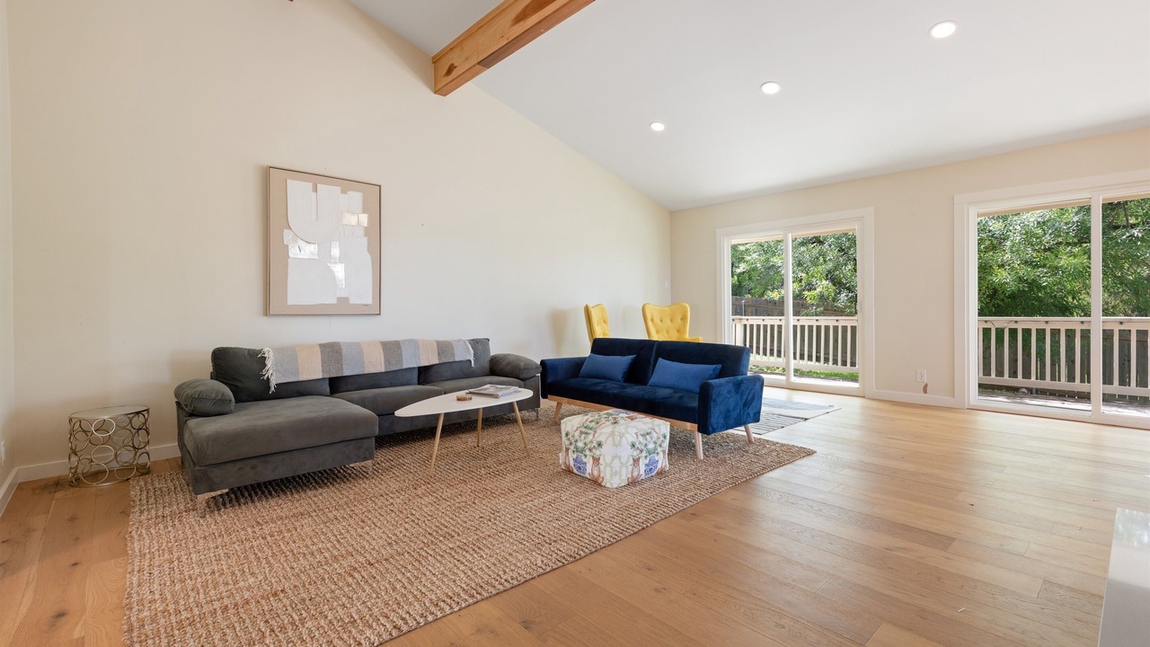 Photo of Livingroom in Lost Creek