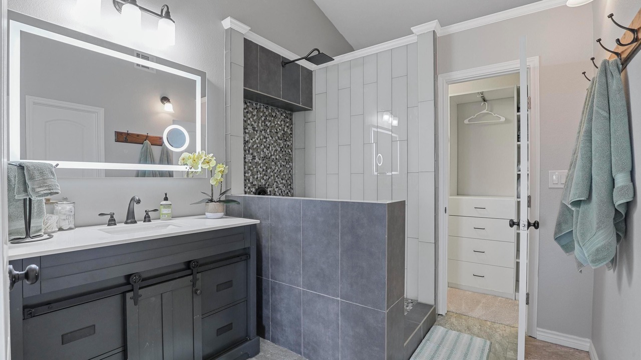 Photo of Bathroom in The Colony