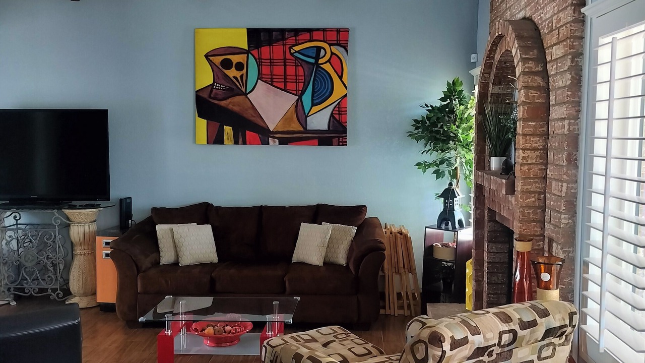 Photo of Livingroom in Biggs Field
