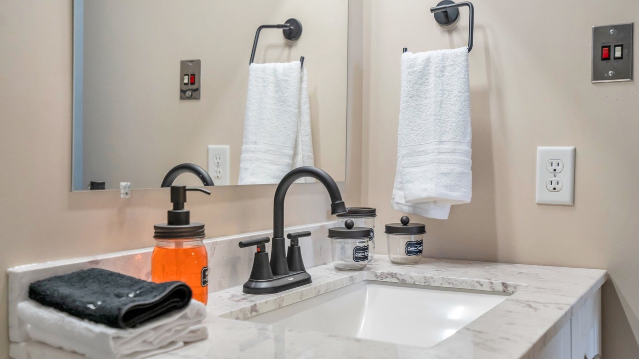 Photo of Bathroom in Barataria