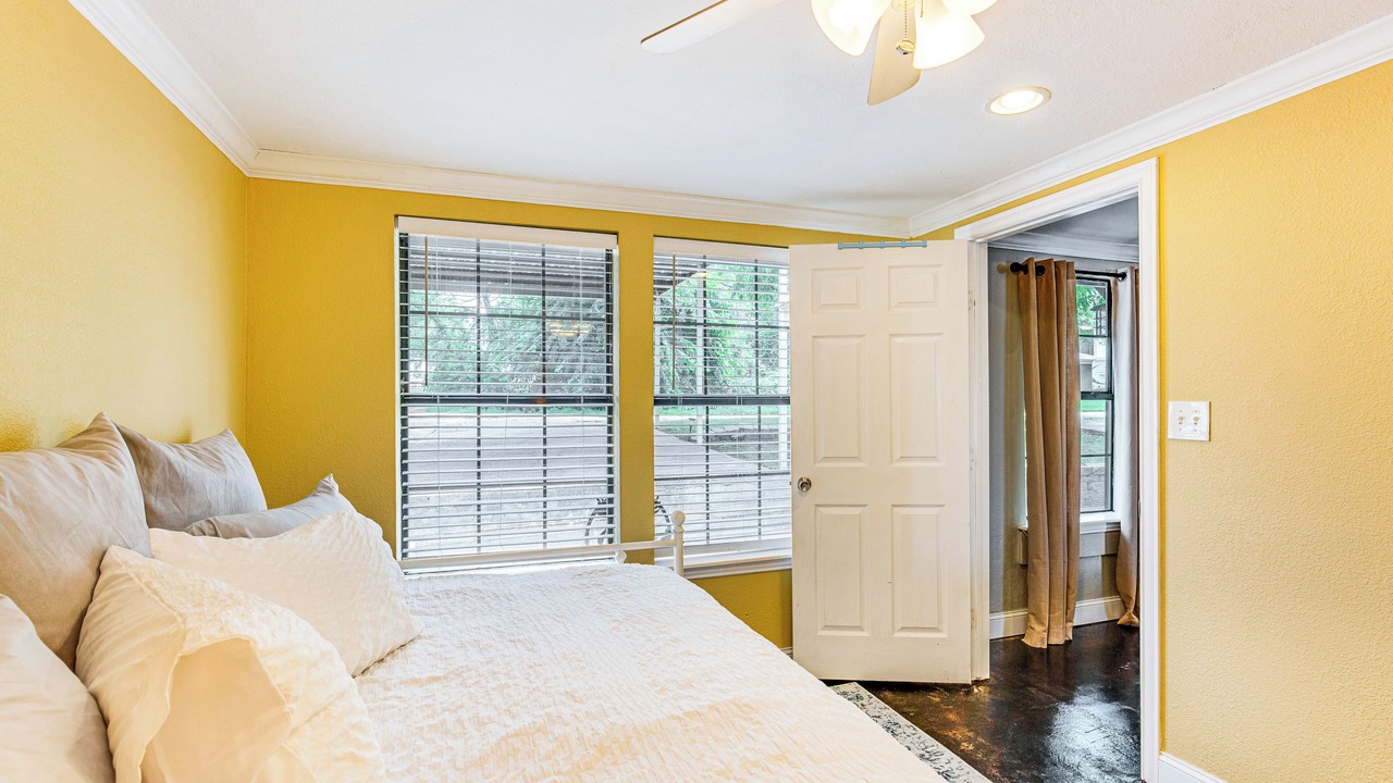 Photo of Bedroom in Newark