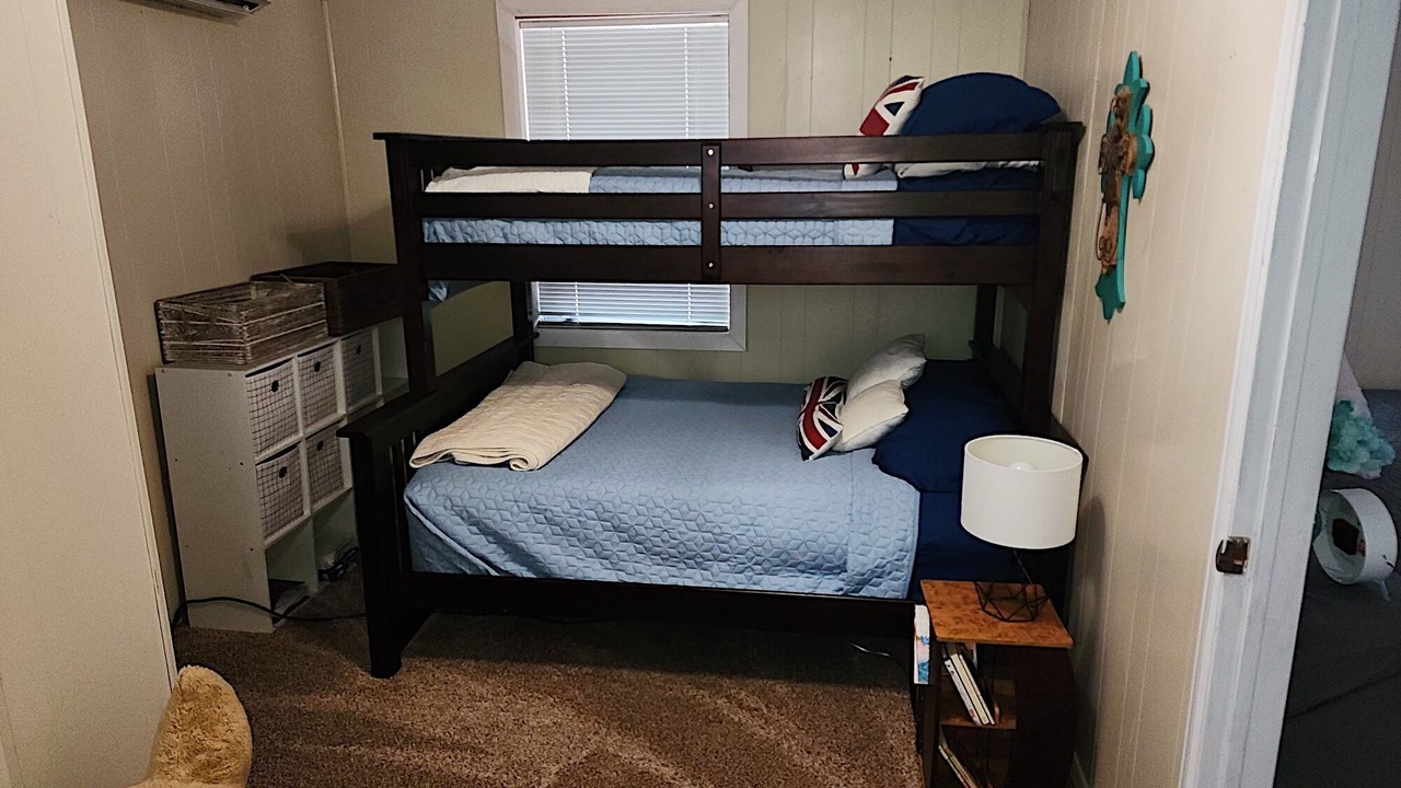Photo of Bedroom in Lakewood Estates