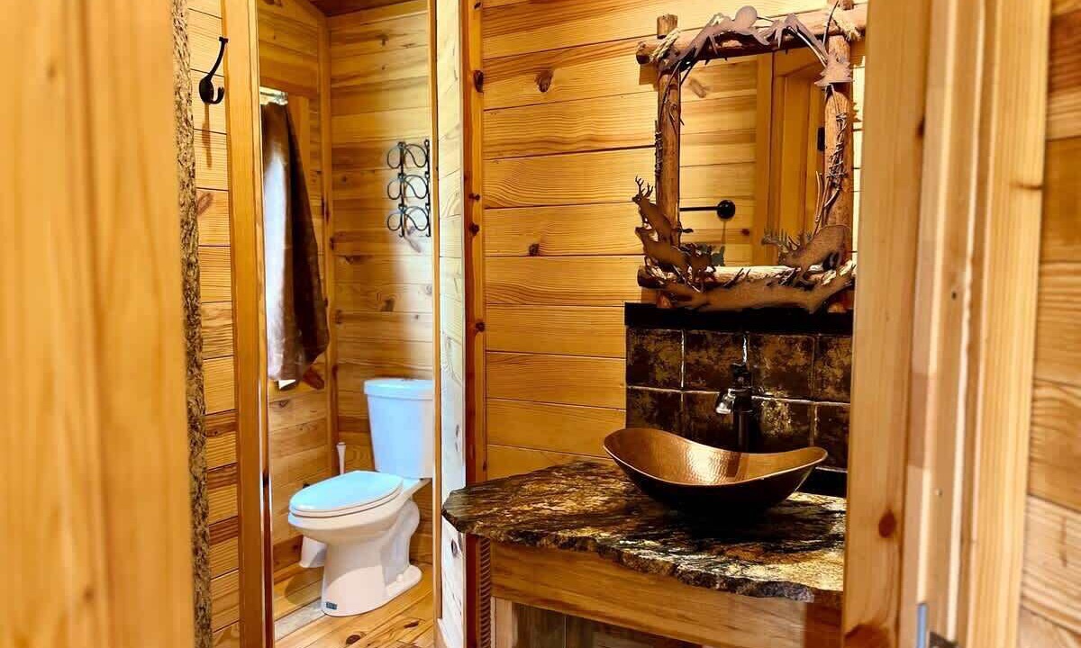 Photo of Bathroom in Ruidoso
