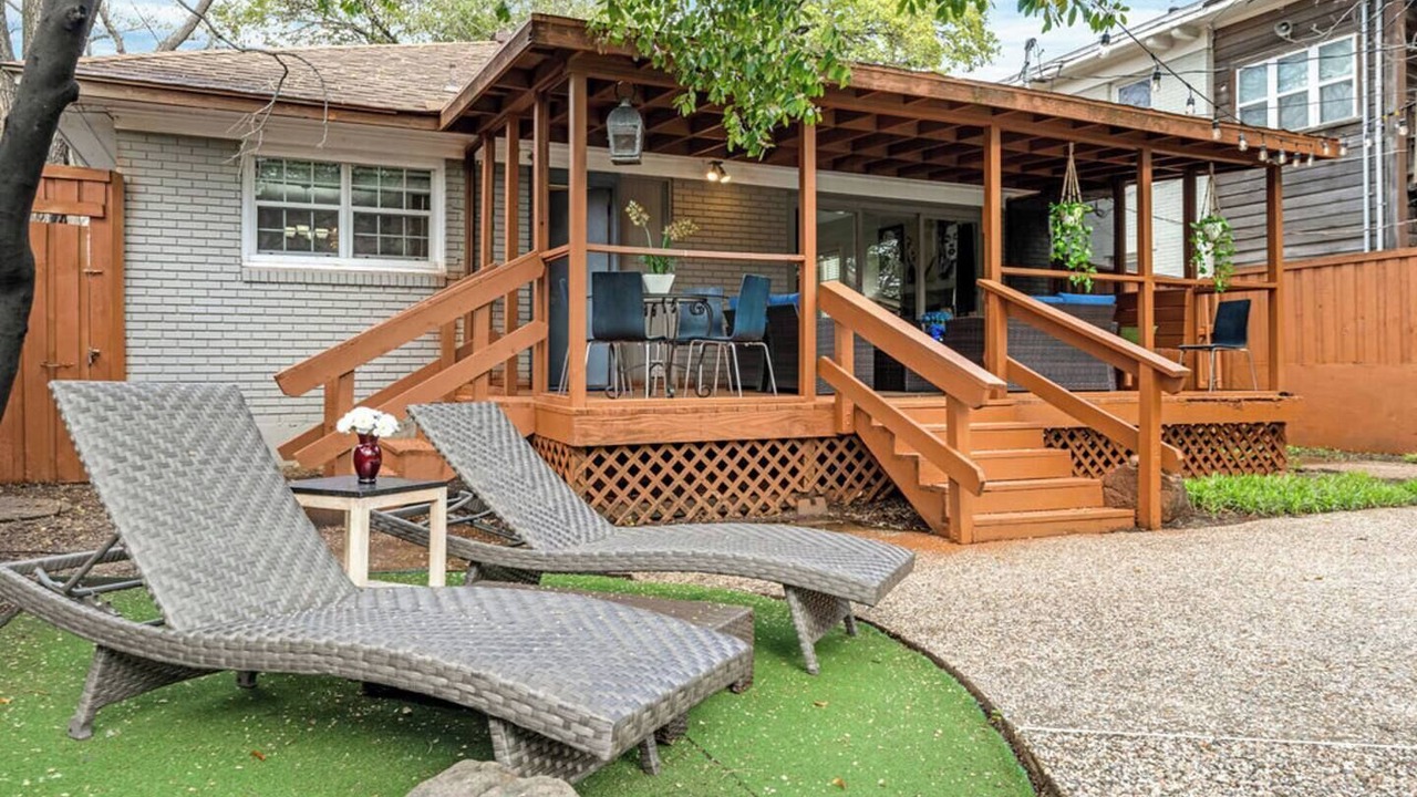 Photo of Patio Balcony in Oak Lawn