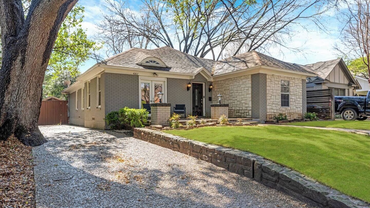 Photo of Outdoor in Oak Lawn
