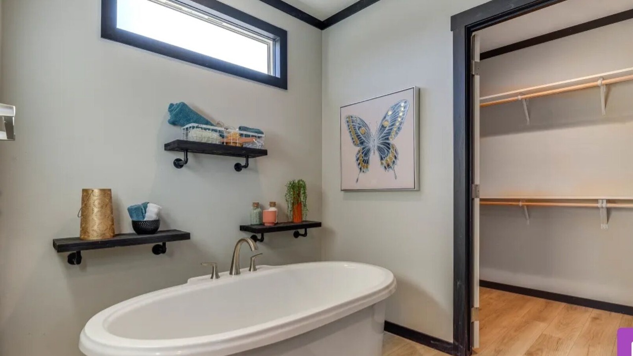 Photo of Bathroom in Graford