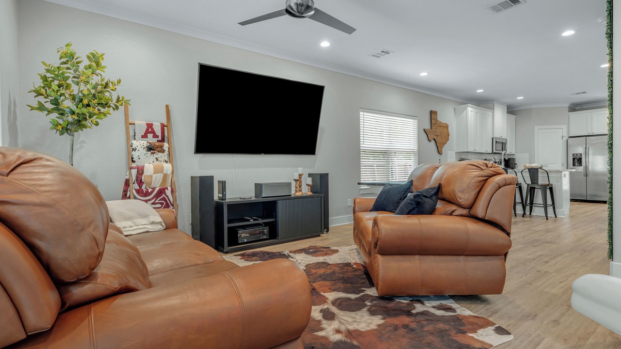 Photo of Livingroom in College Station