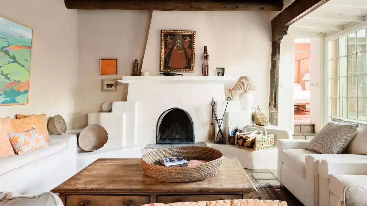 Photo of Livingroom in Historic Eastside