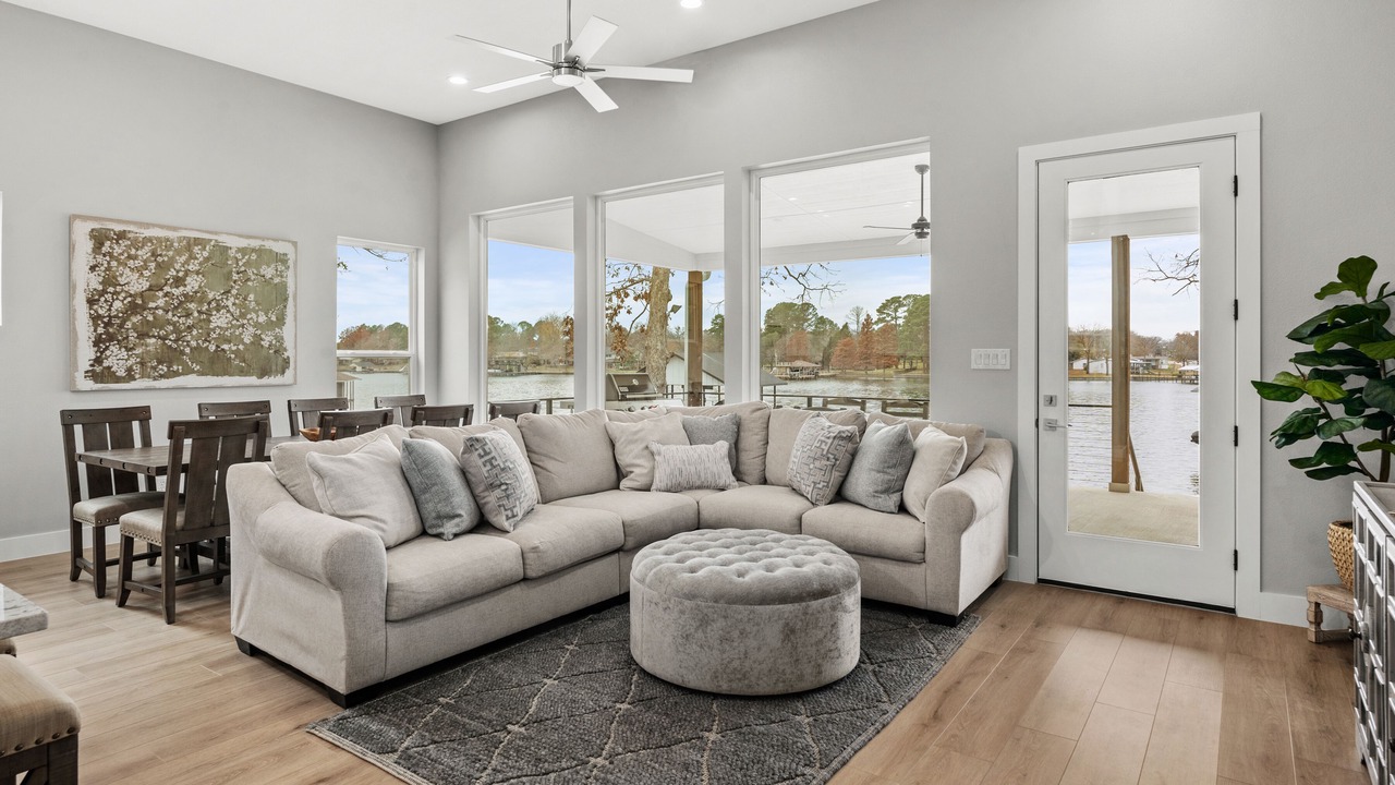Photo of Livingroom in Enchanted Oaks