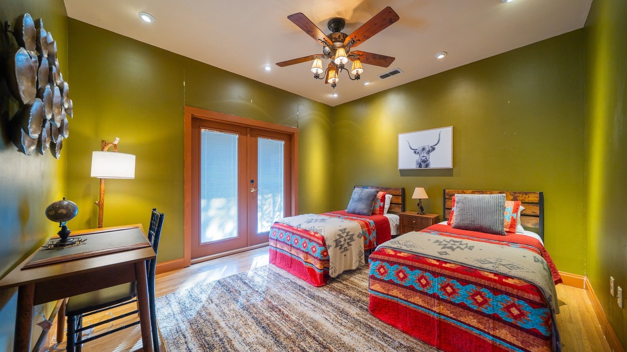 Photo of Bedroom in Sayles Blvd. Area
