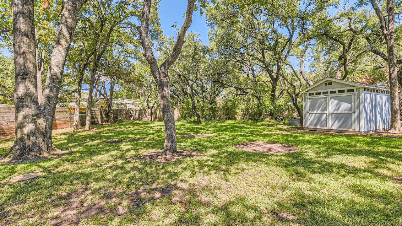 Photo of Outdoor in McNeil