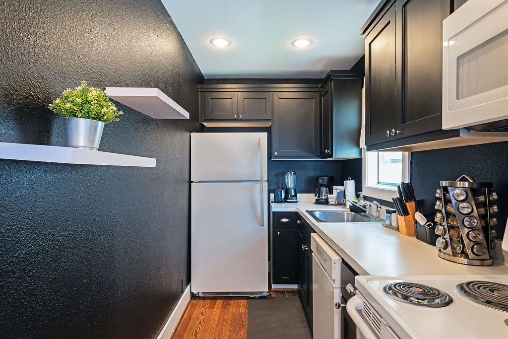 Photo of Kitchen in Greenway Plaza-Upper Kirby