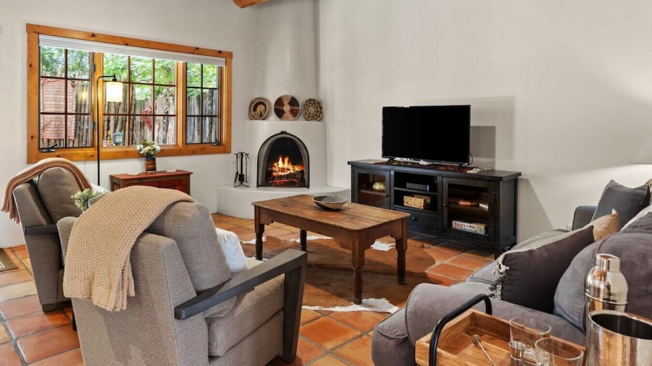 Photo of Livingroom in Northeast Santa Fe